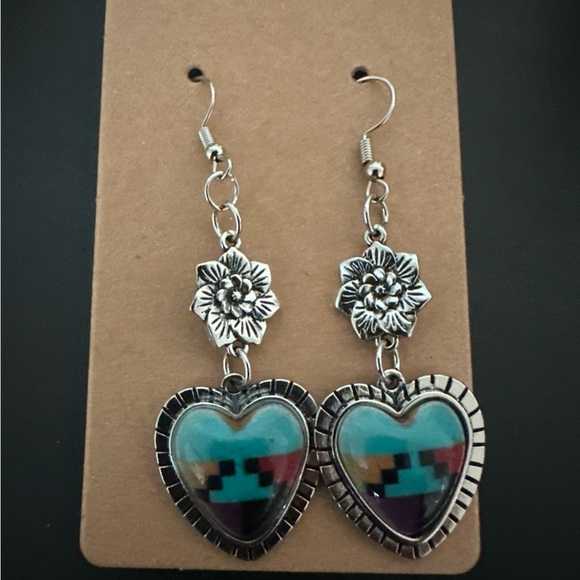 Jewelry - NEW Southwestern Heart Earrings 🖤